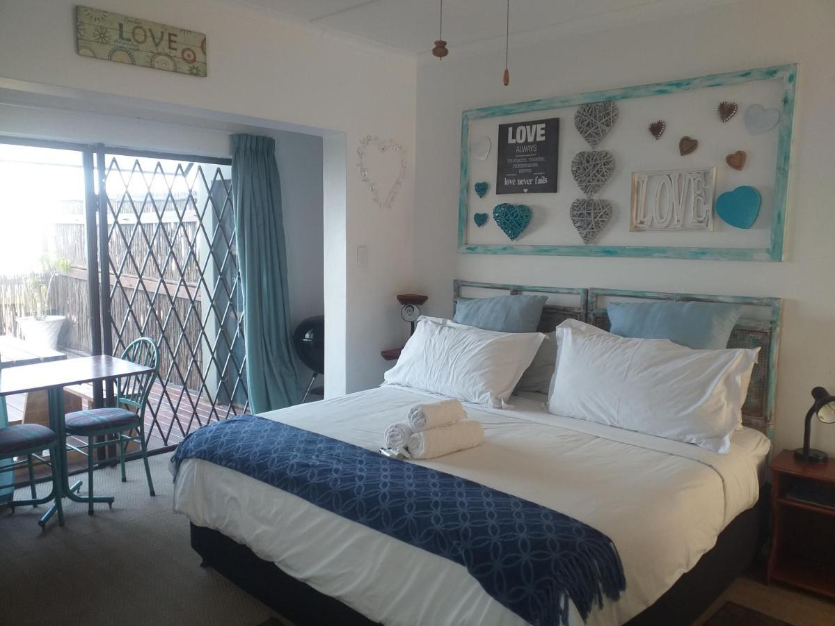 Khaya La Manzi Guest Lodge Hibberdene Dış mekan fotoğraf