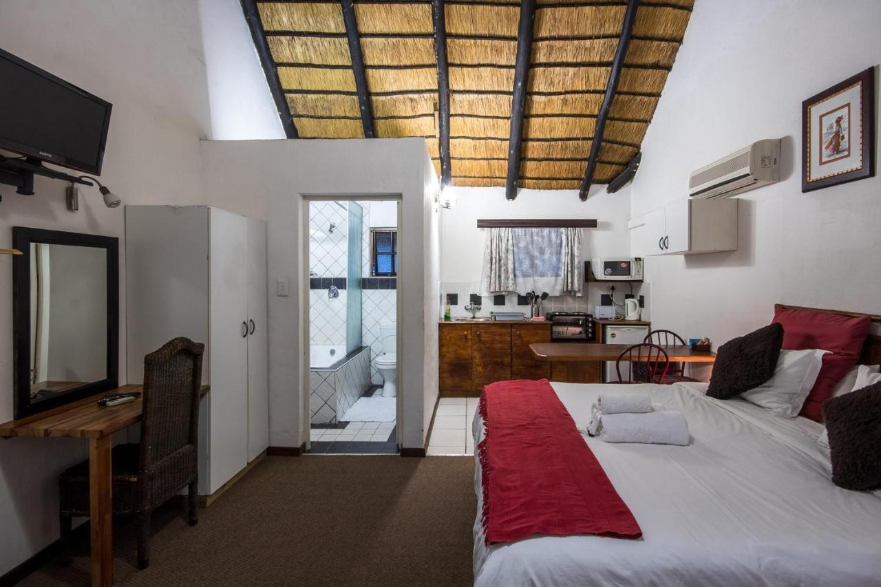 Khaya La Manzi Guest Lodge Hibberdene Dış mekan fotoğraf