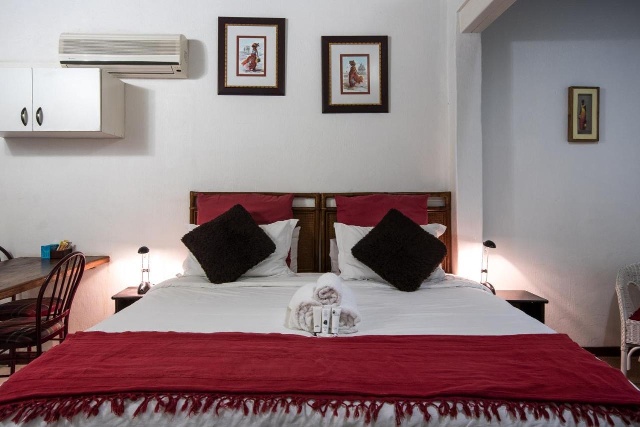 Khaya La Manzi Guest Lodge Hibberdene Dış mekan fotoğraf