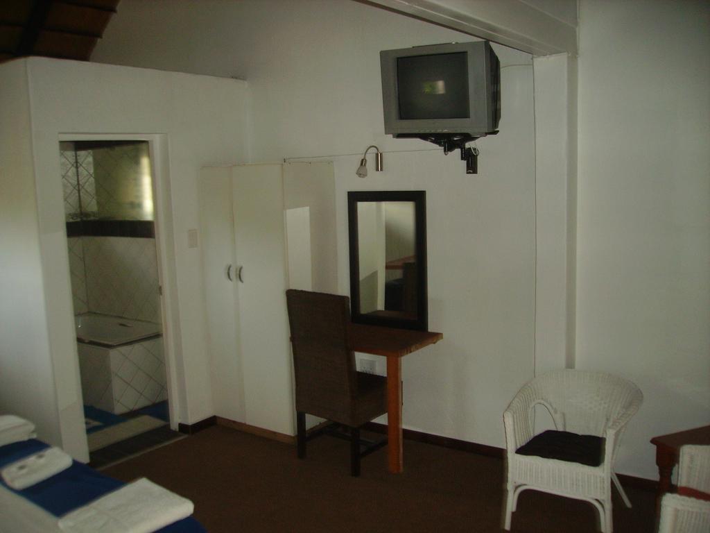 Khaya La Manzi Guest Lodge Hibberdene Dış mekan fotoğraf