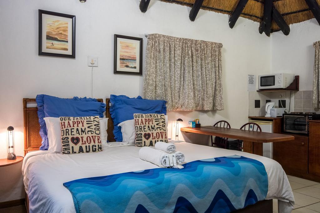 Khaya La Manzi Guest Lodge Hibberdene Dış mekan fotoğraf