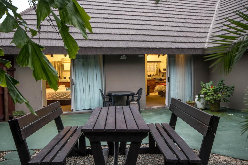 Khaya La Manzi Guest Lodge Hibberdene Dış mekan fotoğraf