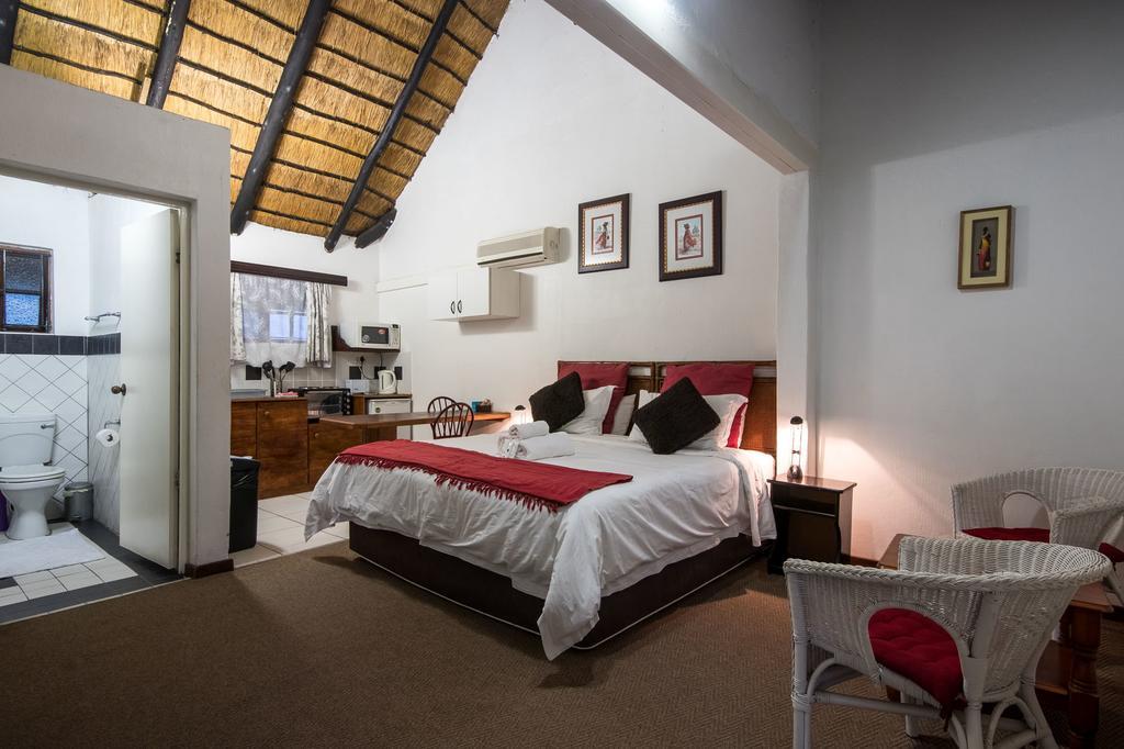 Khaya La Manzi Guest Lodge Hibberdene Dış mekan fotoğraf
